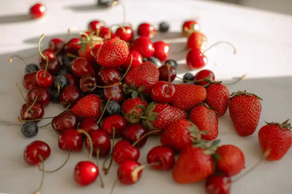 Can cats eat strawberries